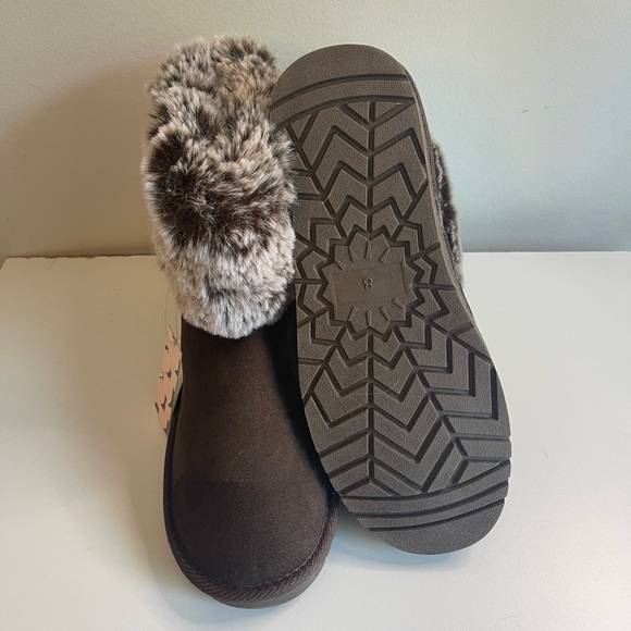 Women's Brown Faux Suede Fur Lined Winter Boots Mid Calf Slip-On Size 8 NEW - Picture 7 of 9